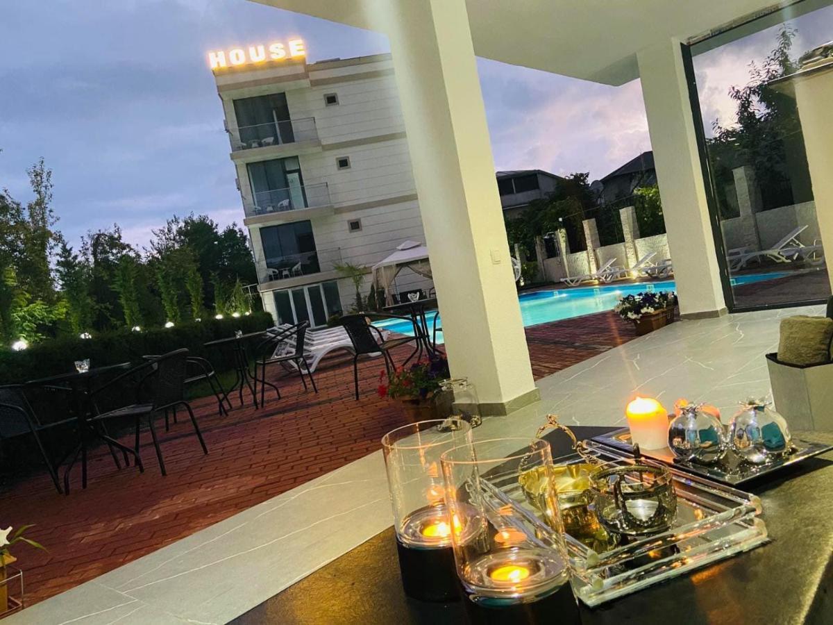 New House Kobuleti Hotel ภายนอก รูปภาพ
