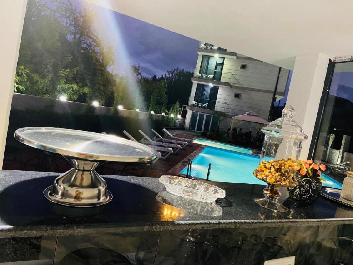 New House Kobuleti Hotel ภายนอก รูปภาพ