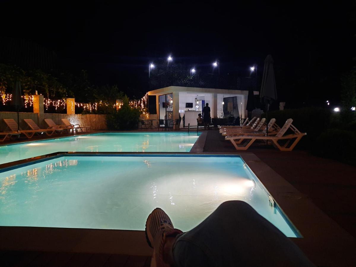 New House Kobuleti Hotel ภายนอก รูปภาพ
