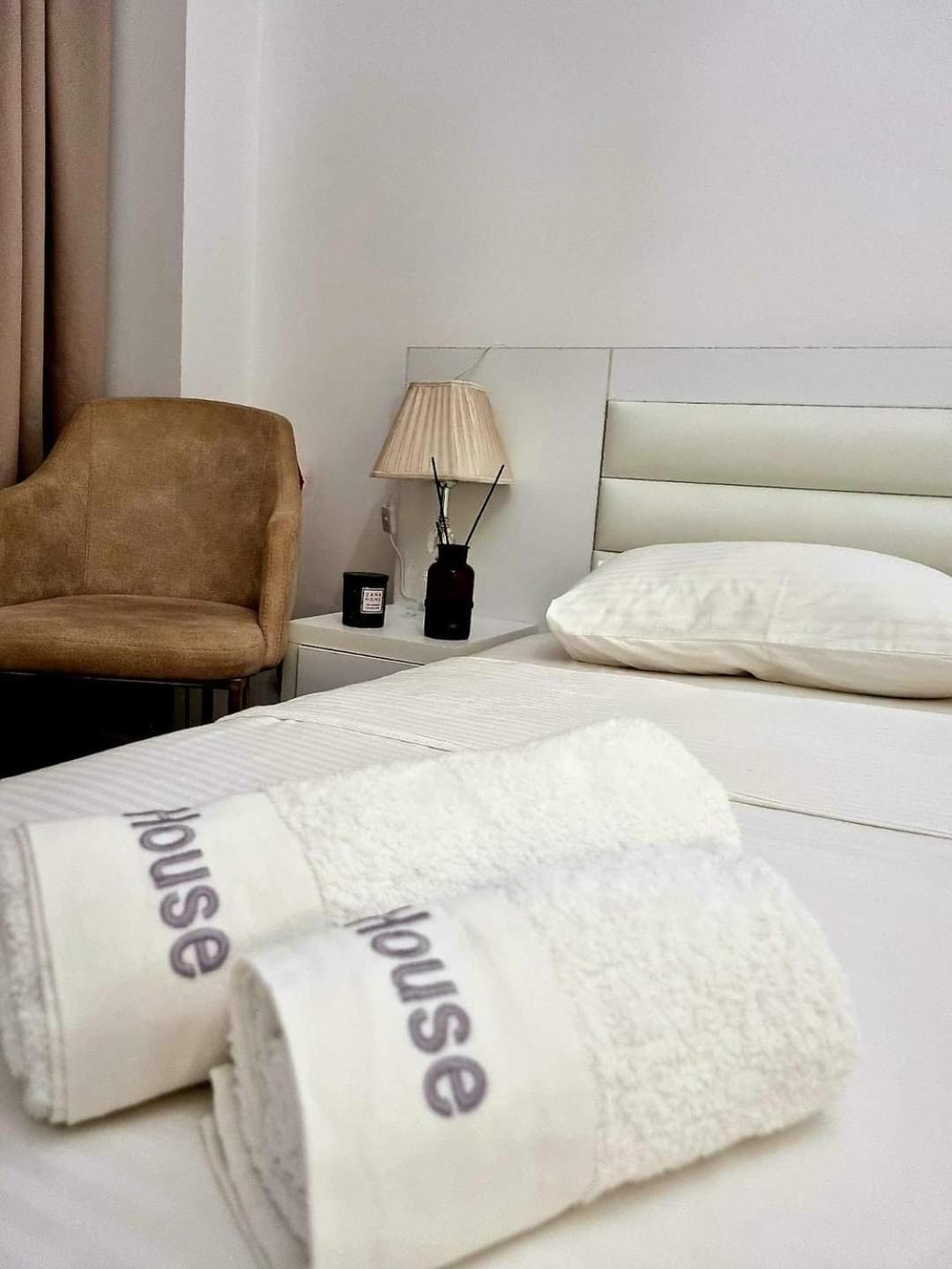 New House Kobuleti Hotel ภายนอก รูปภาพ