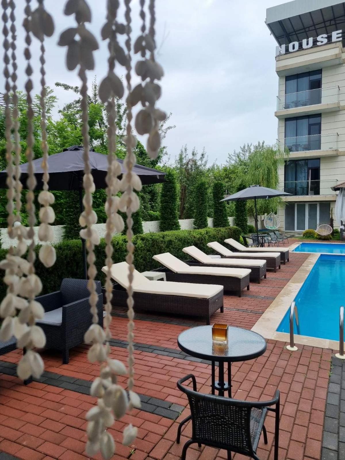 New House Kobuleti Hotel ภายนอก รูปภาพ