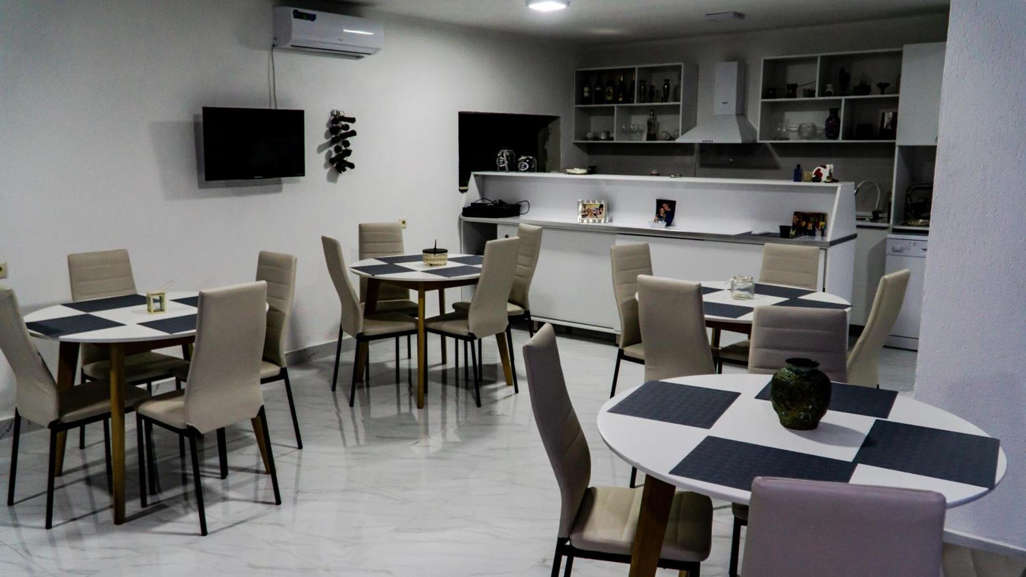 New House Kobuleti Hotel ภายนอก รูปภาพ