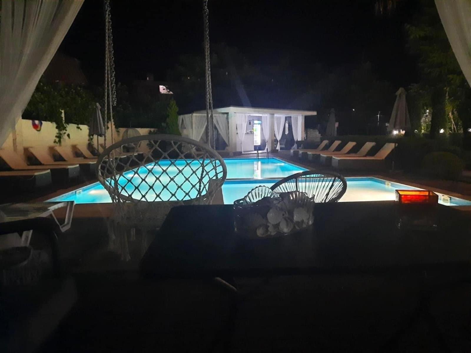 New House Kobuleti Hotel ภายนอก รูปภาพ