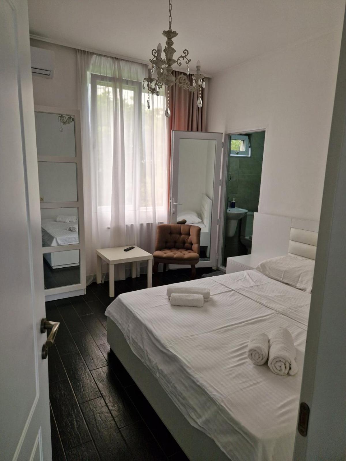 New House Kobuleti Hotel ภายนอก รูปภาพ