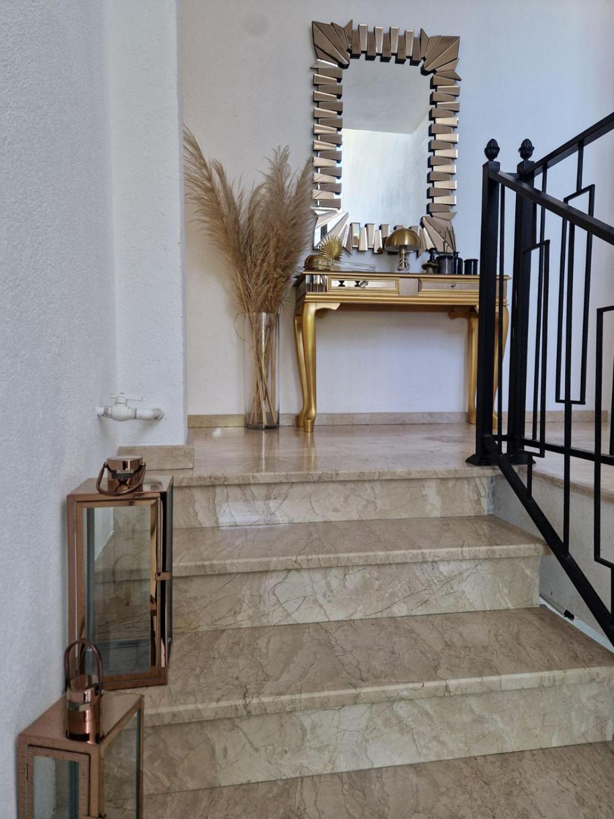 New House Kobuleti Hotel ภายนอก รูปภาพ