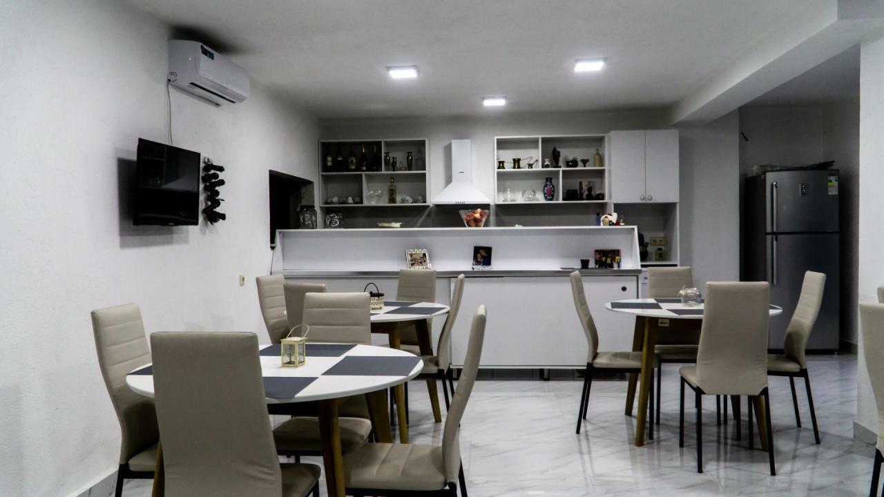 New House Kobuleti Hotel ภายนอก รูปภาพ